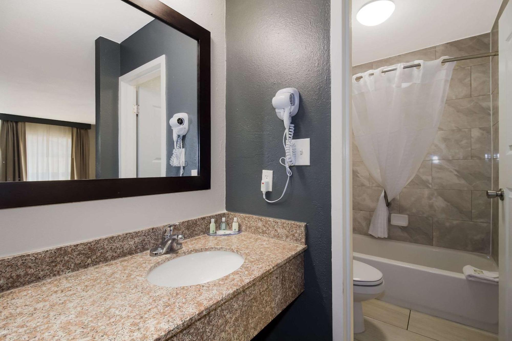 Quality Inn Coliseum North Charleston Esterno foto